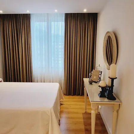 Premium Penthouse For 4 Adults In The Heart Of The Daire
