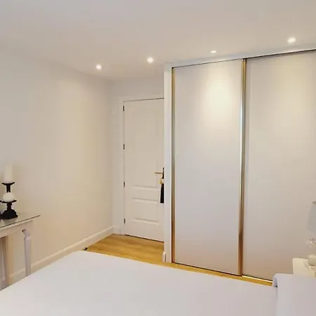Premium Penthouse For 4 Adults In The Heart Of The Daire