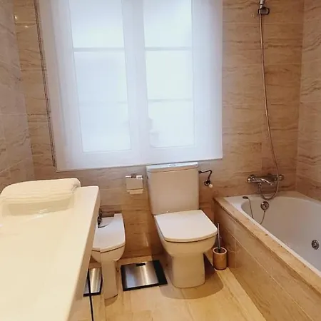Premium Penthouse For 4 Adults In The Heart Of The Daire